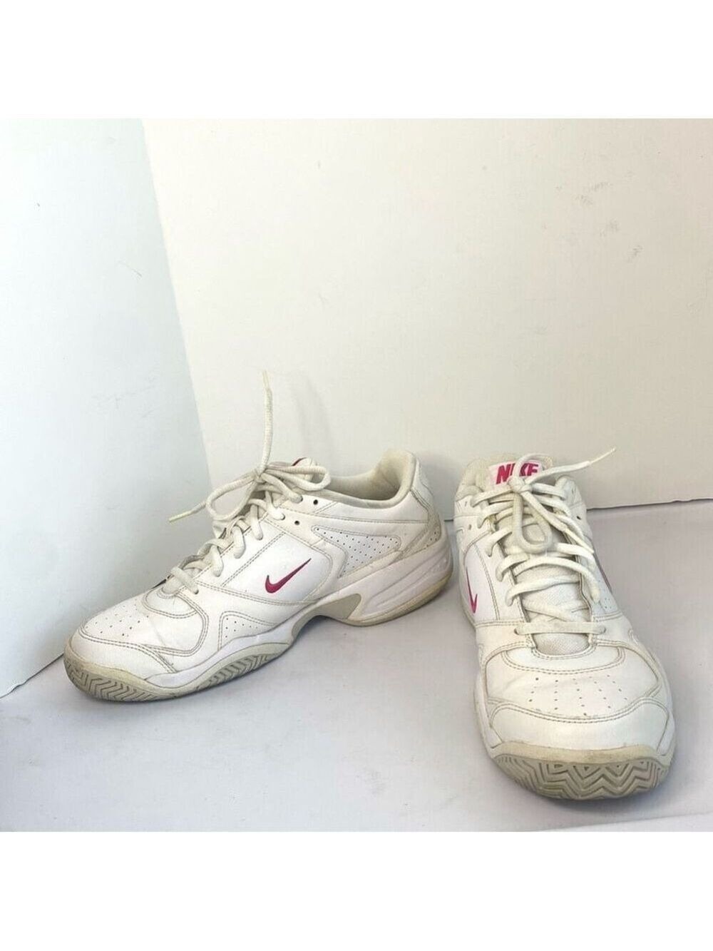 Women's Nike City Court III White Pink Walking Leather Running Shoes Women’s 11